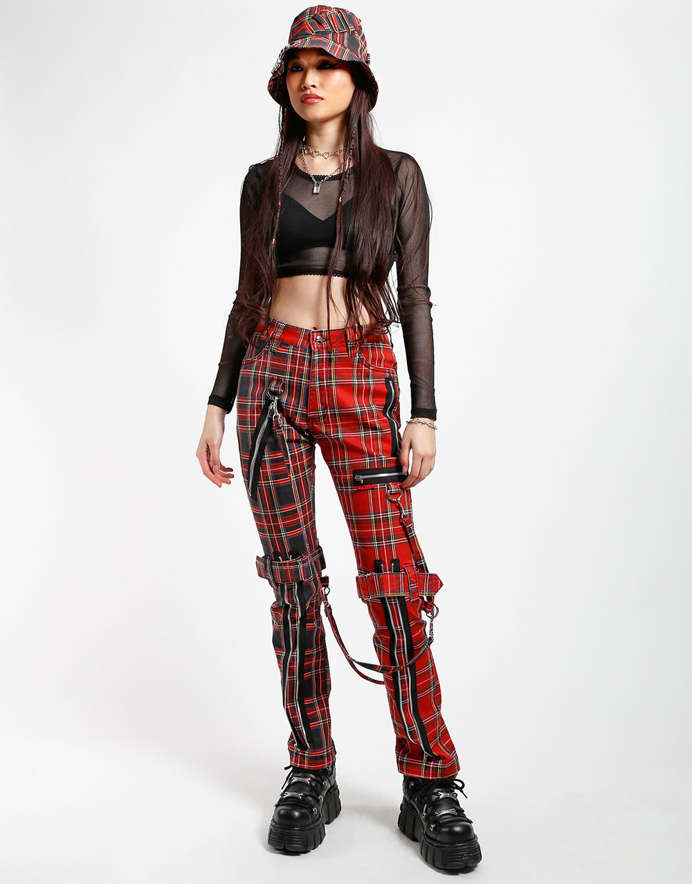 BONDAGE BUCKET HAT BLACK PLAID