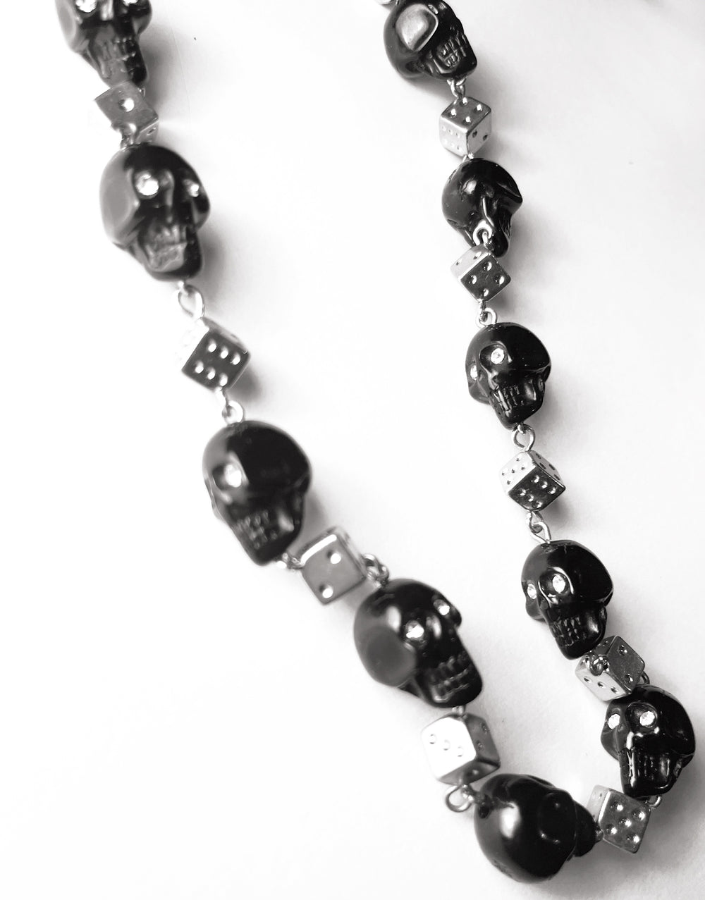 SKULL & DICE CHAIN BLACK/SILVER