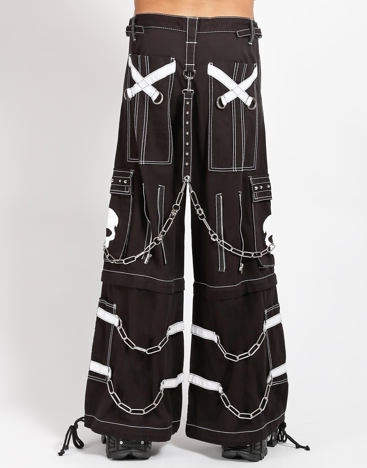 AF7049M_BLACKWHITESKULL_B2.jpg