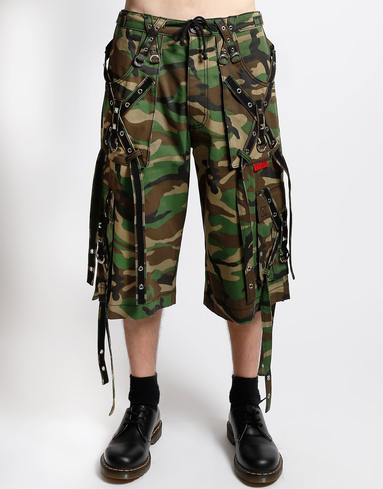OUT OF CONTROL SHORT CAMO