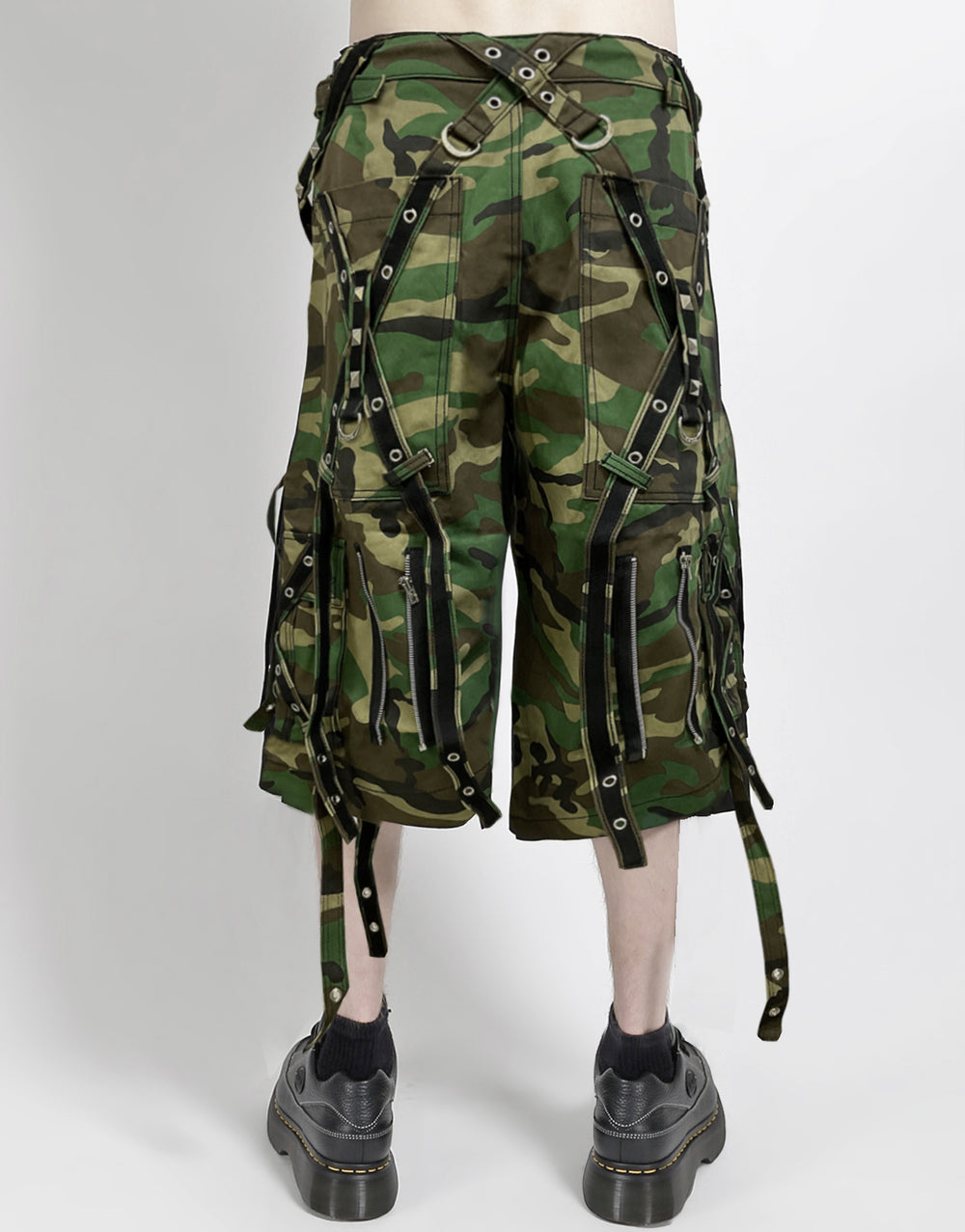 OUT OF CONTROL SHORT CAMO