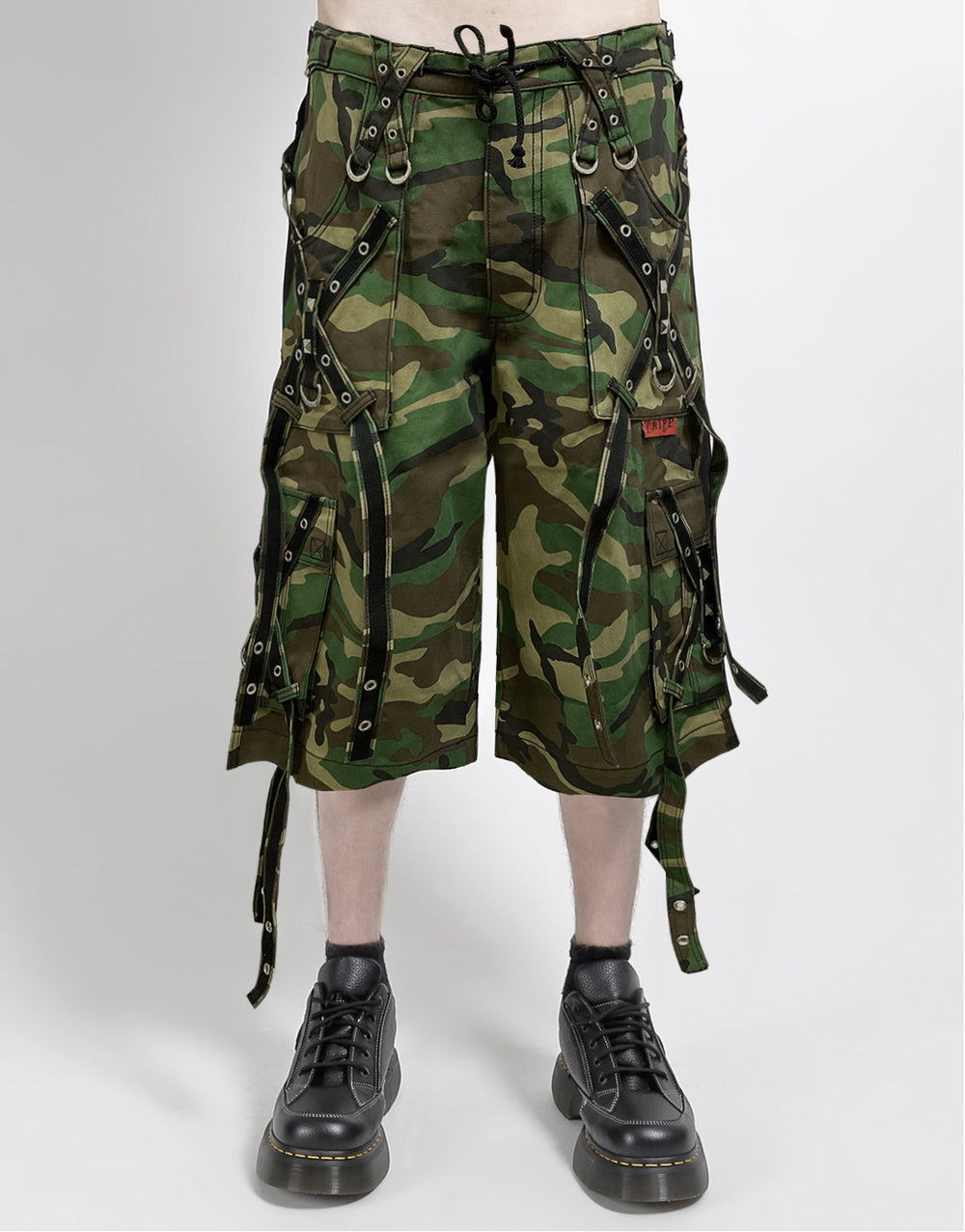 OUT OF CONTROL SHORT CAMO