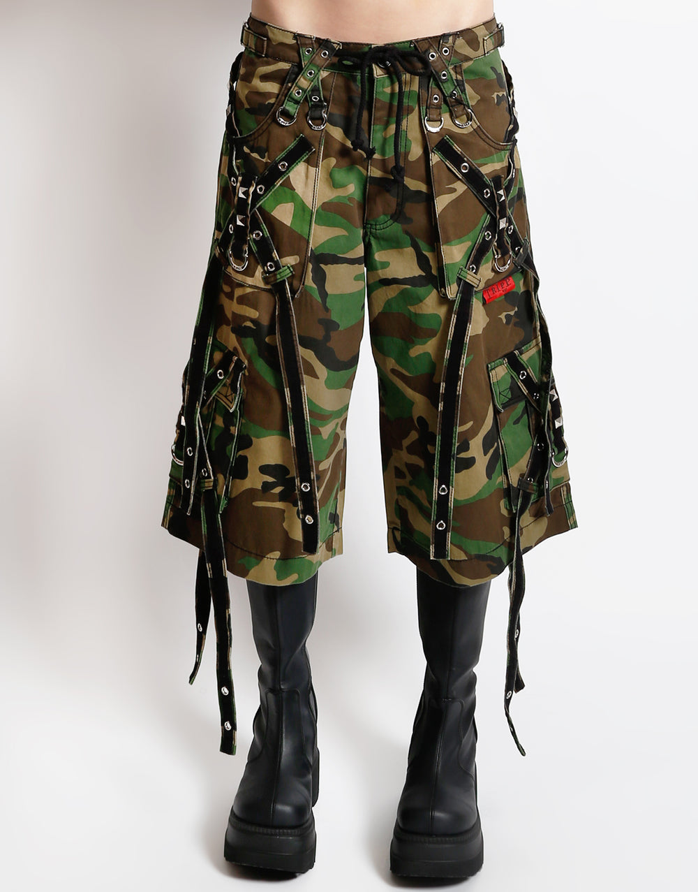 OUT OF CONTROL SHORT CAMO