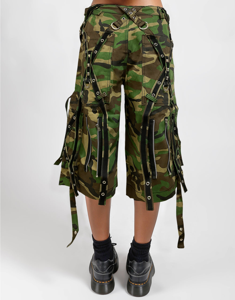 OUT OF CONTROL SHORT CAMO