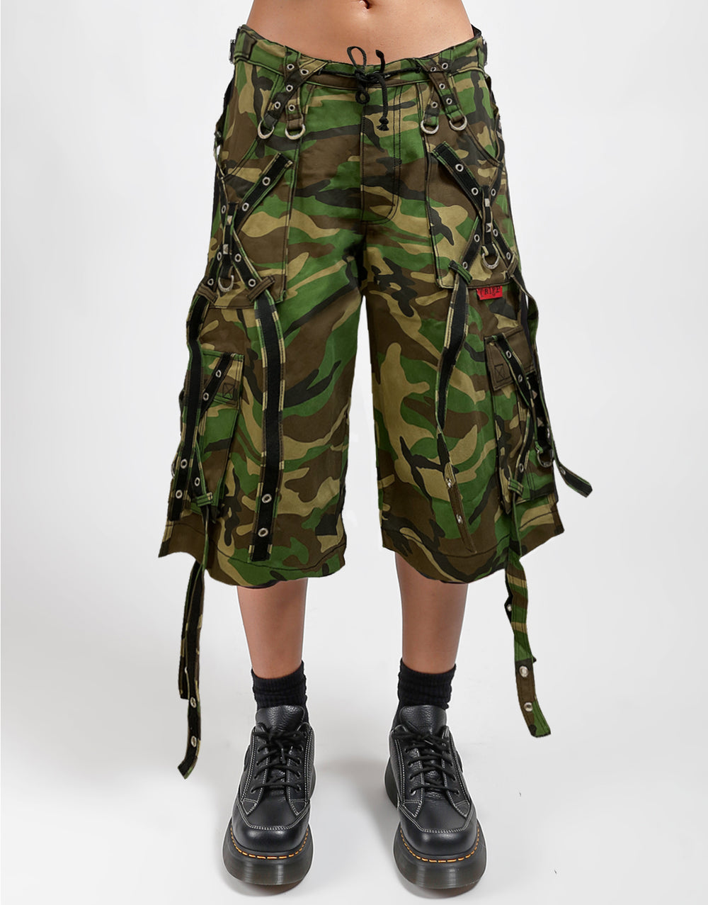 OUT OF CONTROL SHORT CAMO