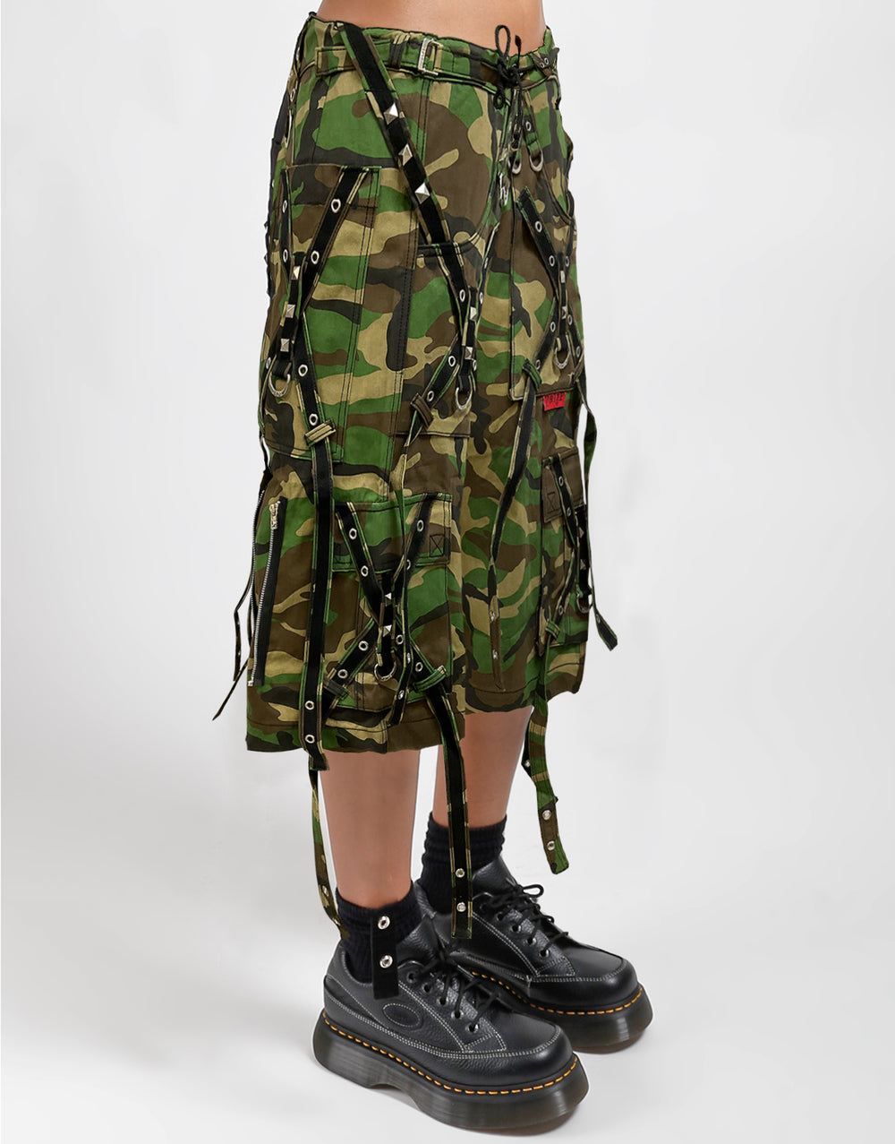 OUT OF CONTROL SHORT CAMO